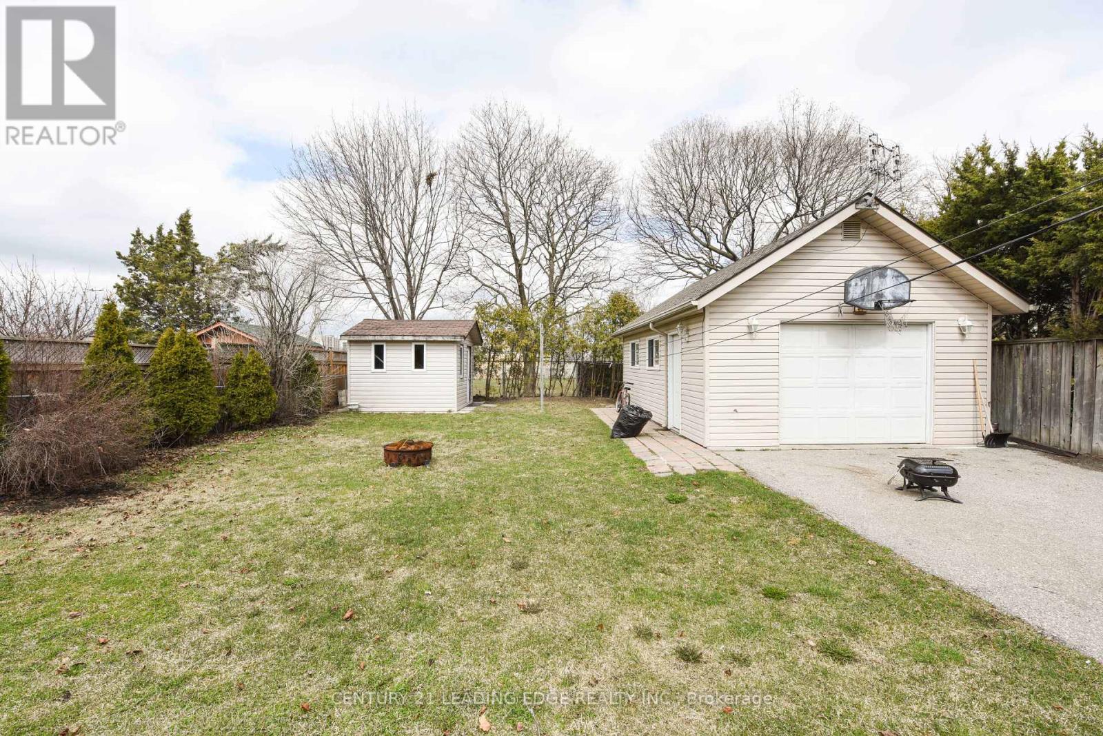 34 Paragon Road, Toronto, Ontario  M9R 1J8 - Photo 30 - W12276958