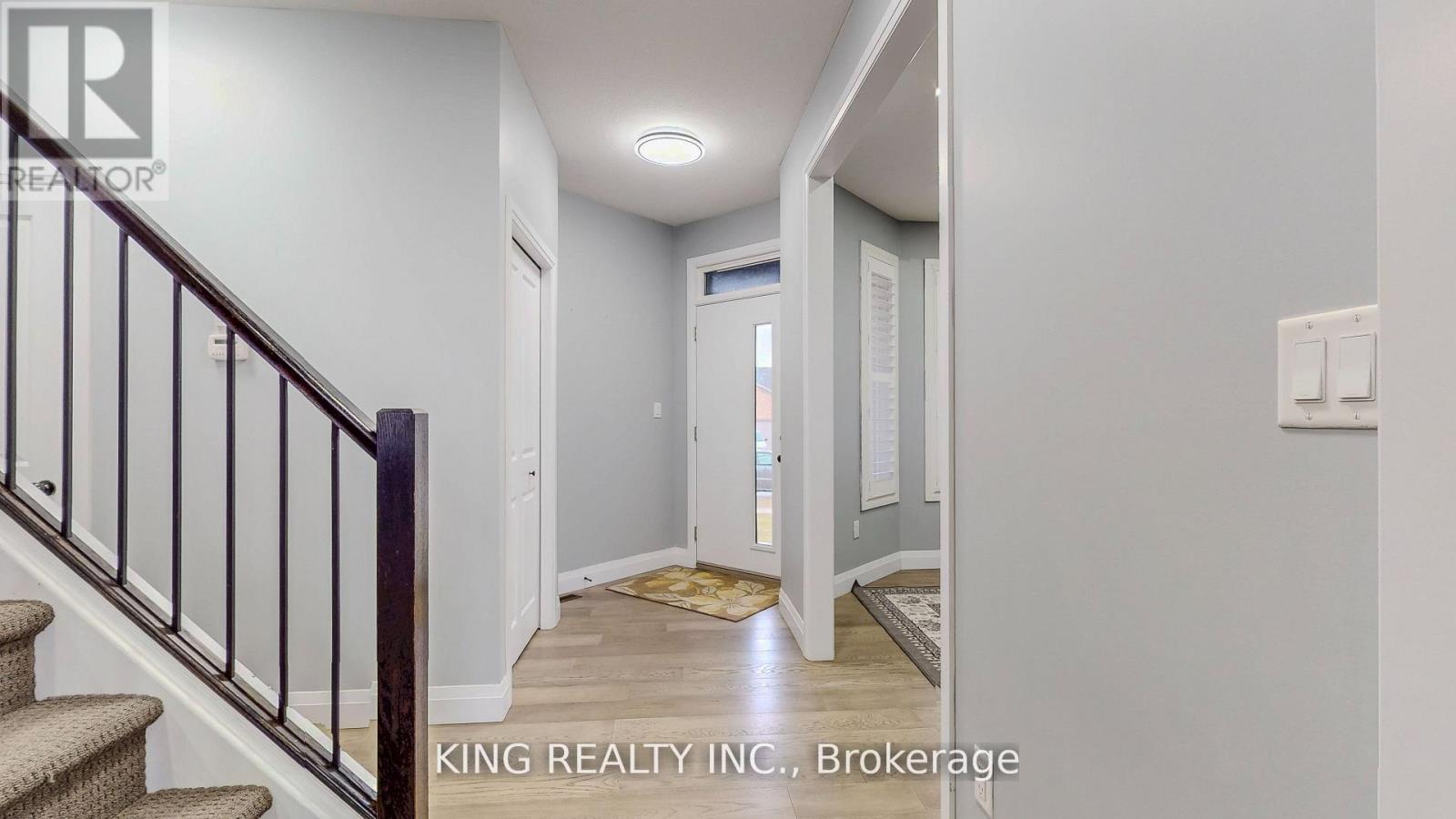 Property at 1556 DREW STREET image 4