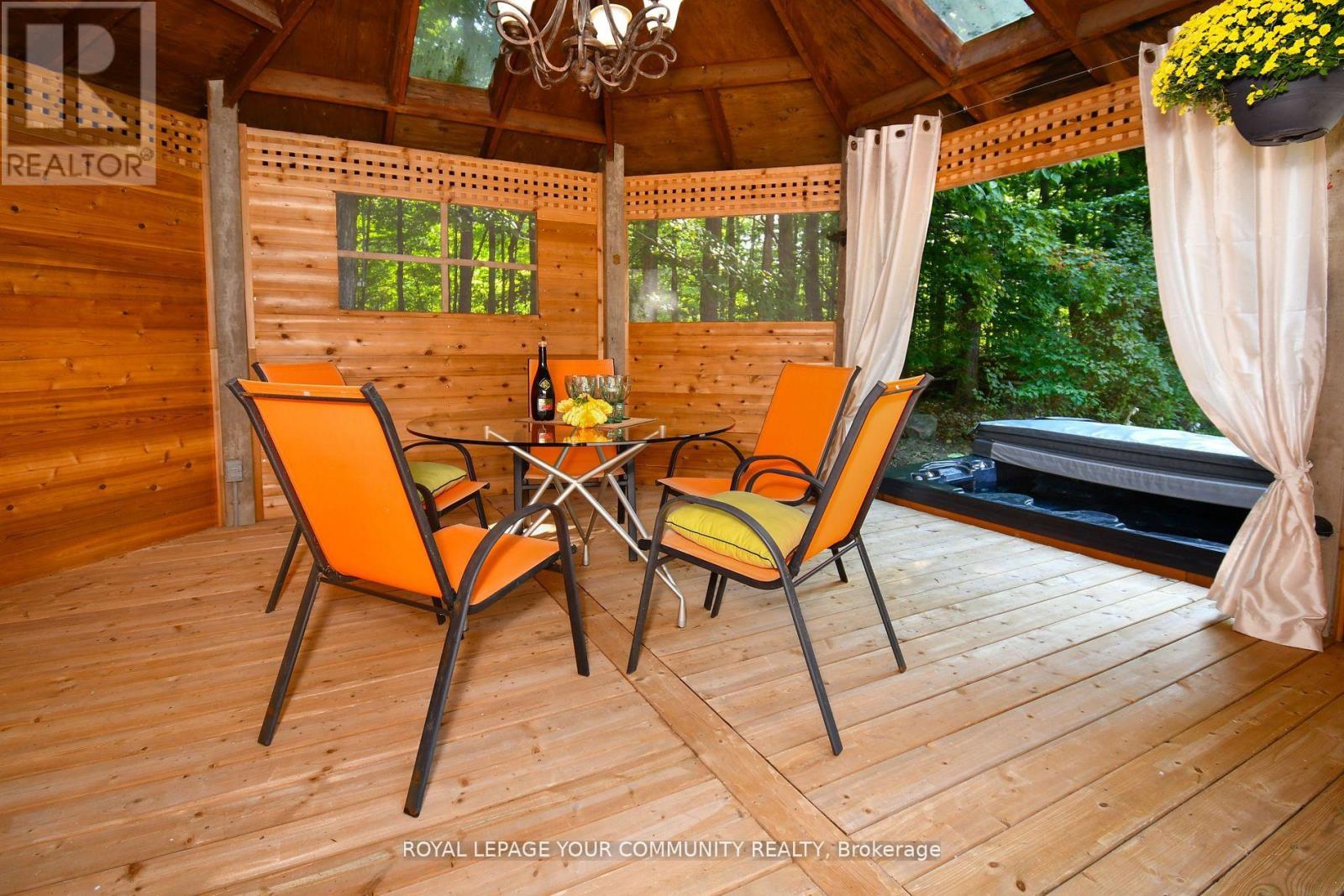 527 Big Bay Point Road, Innisfil, Ontario  L9S 2N4 - Photo 10 - N12277130