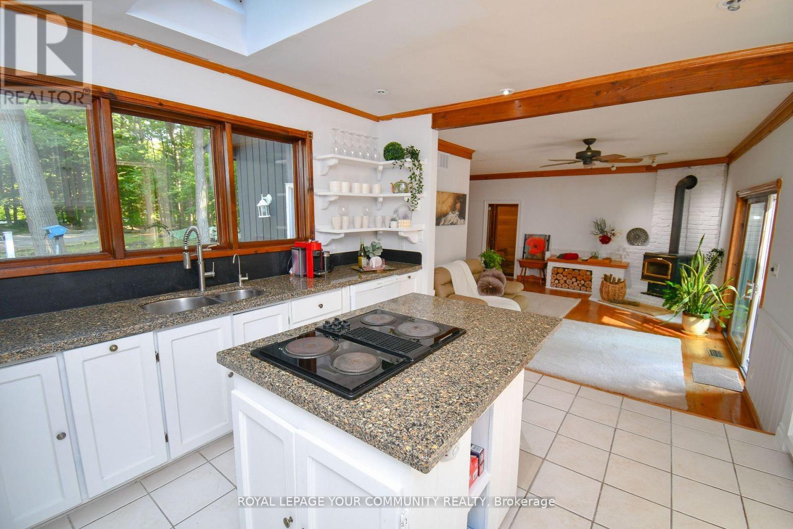 527 Big Bay Point Road, Innisfil, Ontario  L9S 2N4 - Photo 15 - N12277130