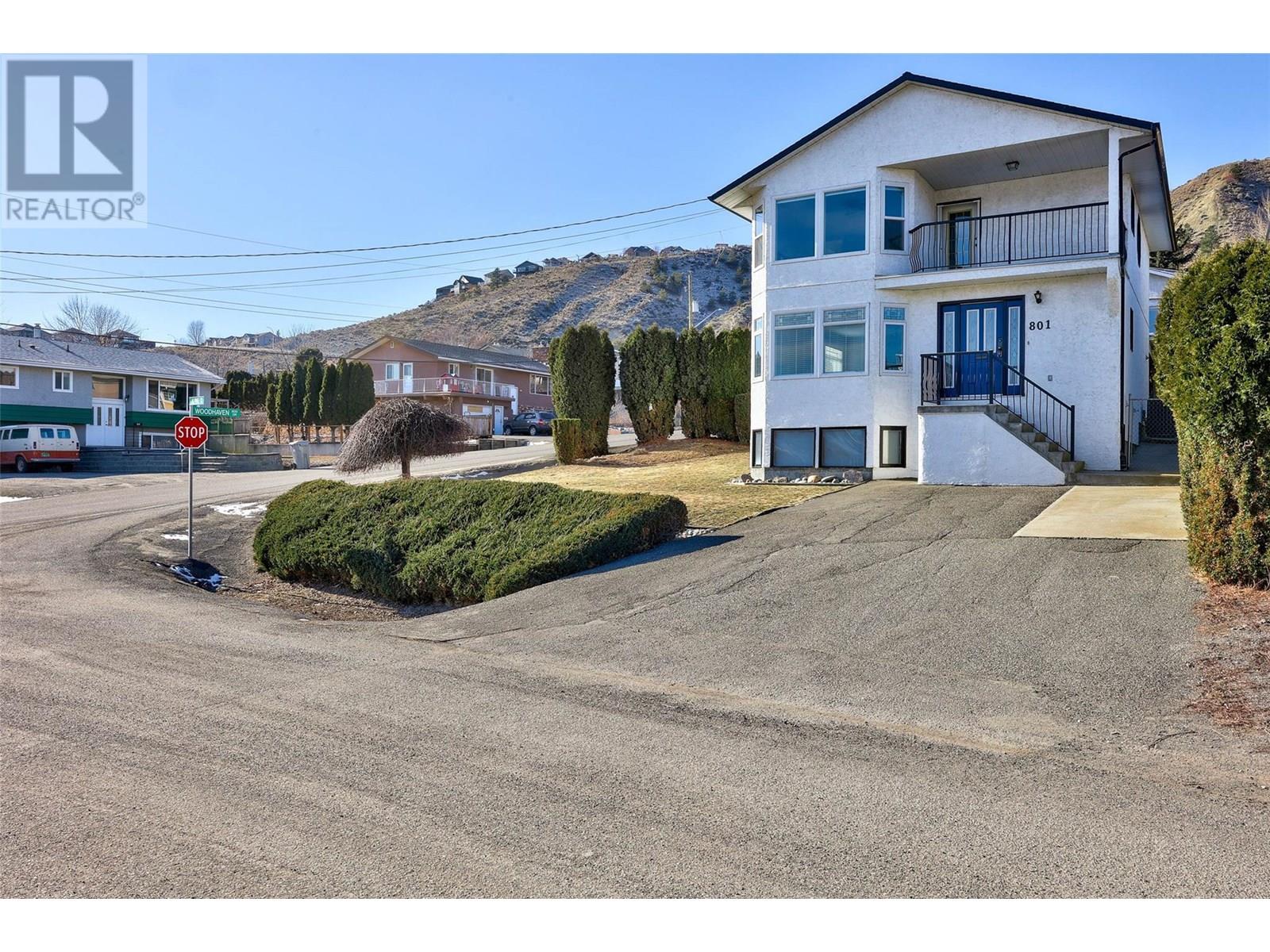 Property at 801 Alpine Terrace image 2