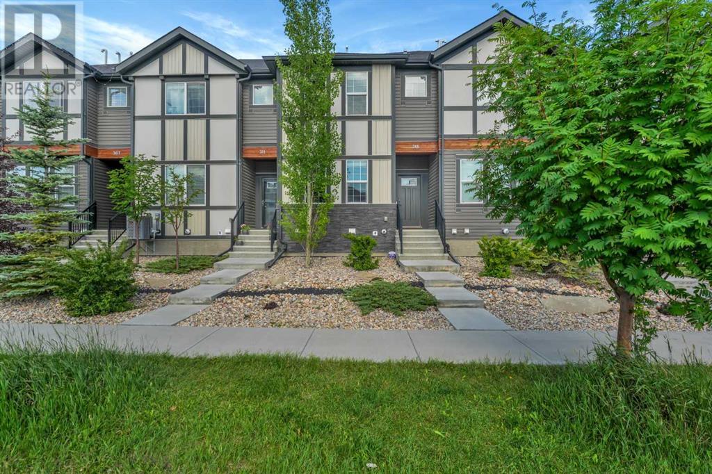 Property at 315 Hillcrest Drive SW image 1