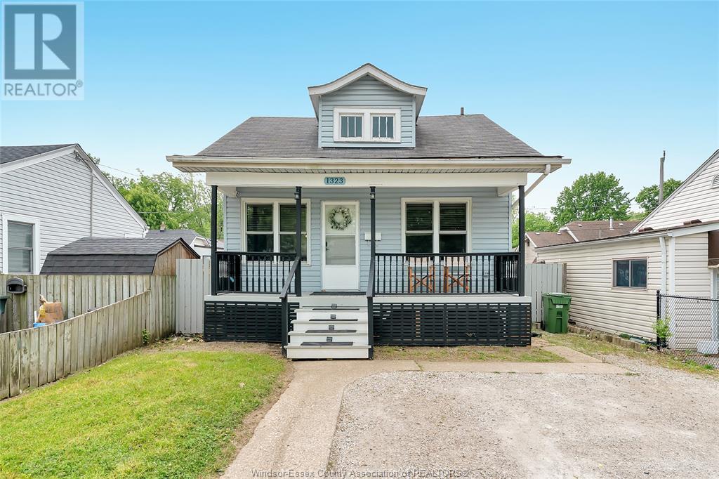 MLS# 25017519: 1323 PRINCE ROAD, Windsor, Canada