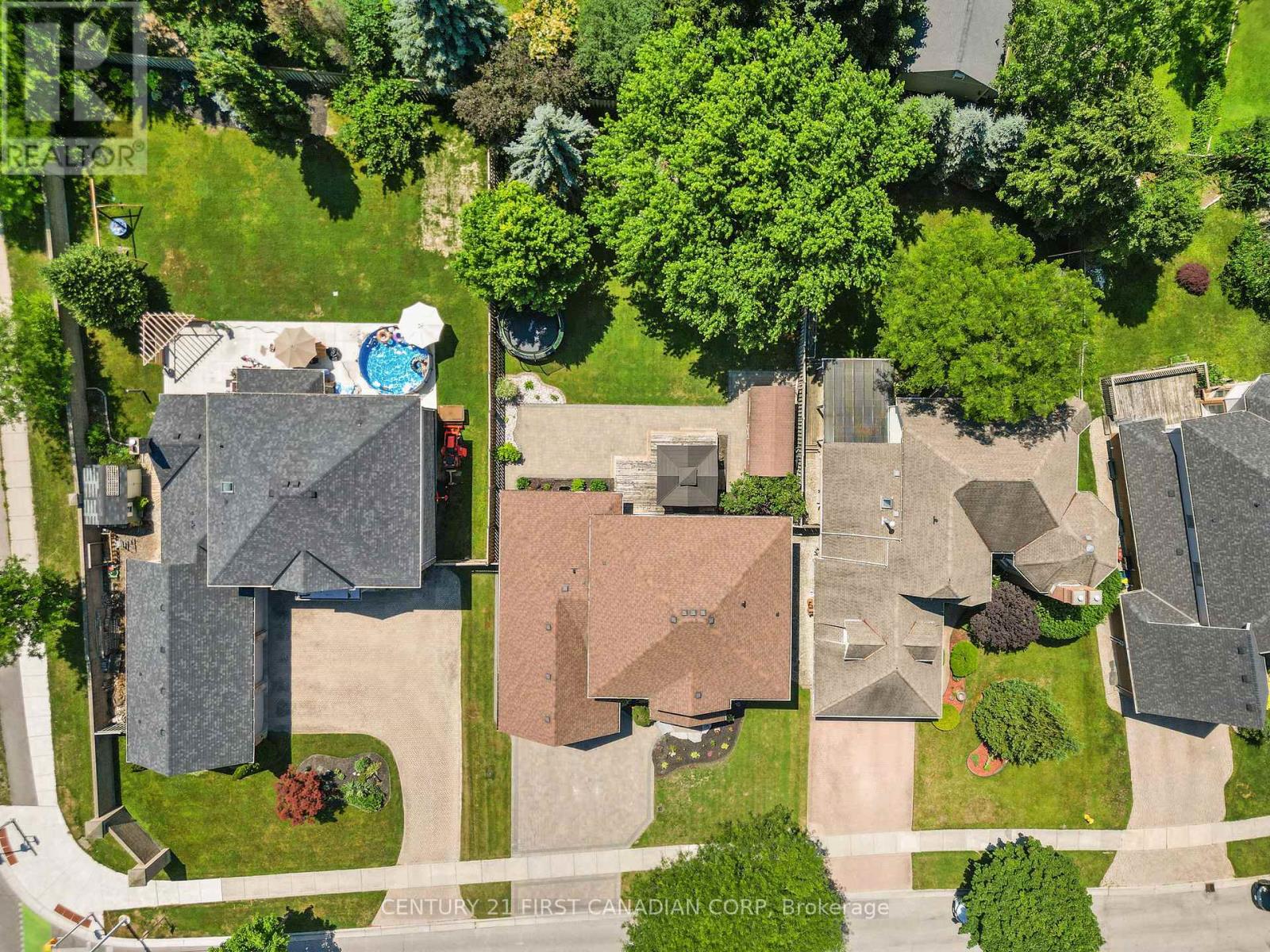 Property at 512 ROSECLIFFE TERRACE image 4