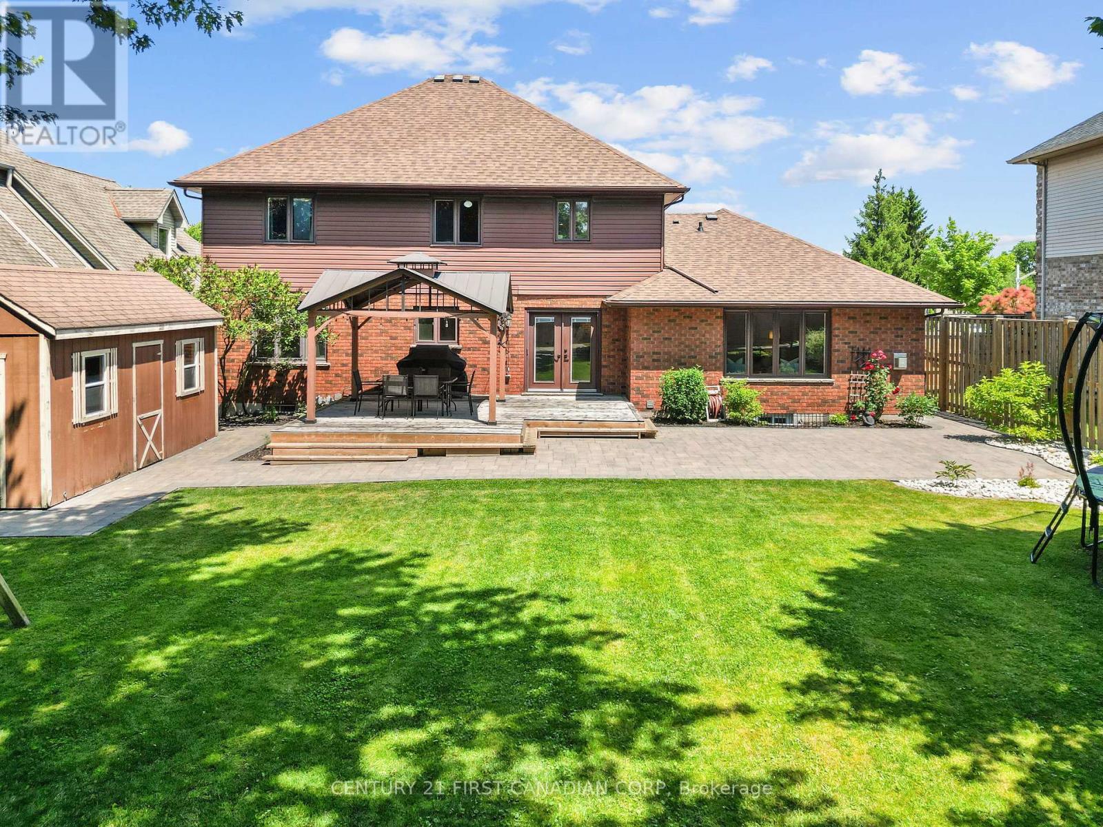 Property at 512 ROSECLIFFE TERRACE image 3