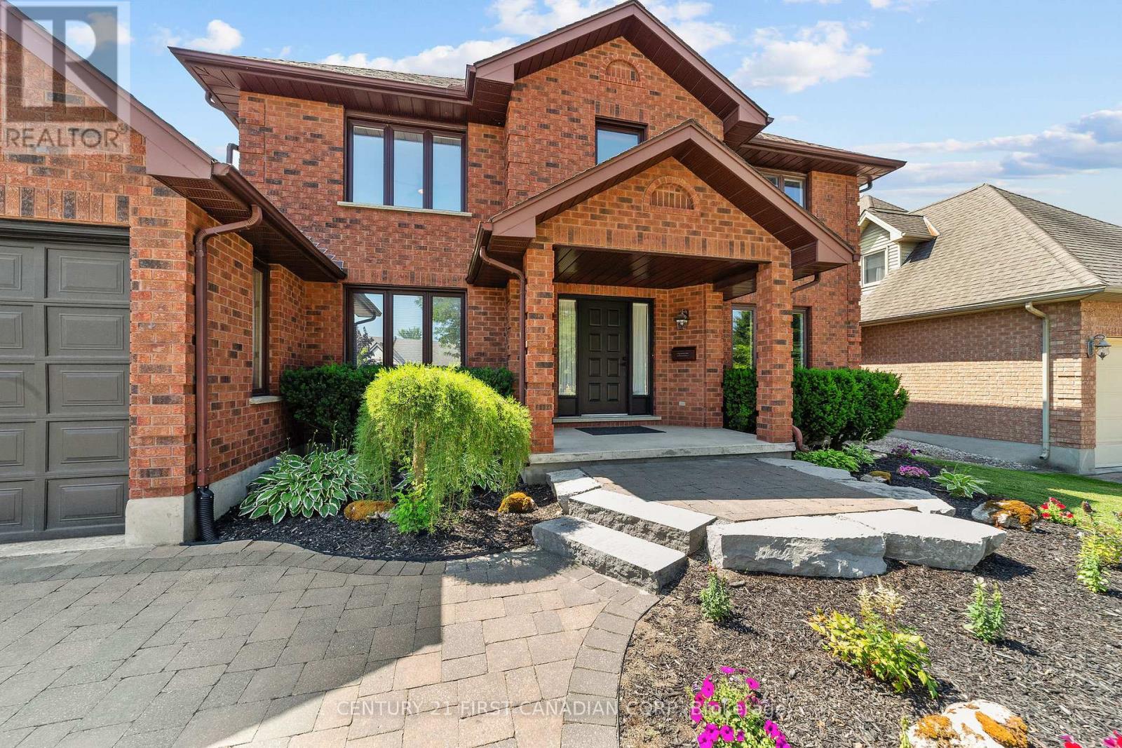 Property at 512 ROSECLIFFE TERRACE image 5