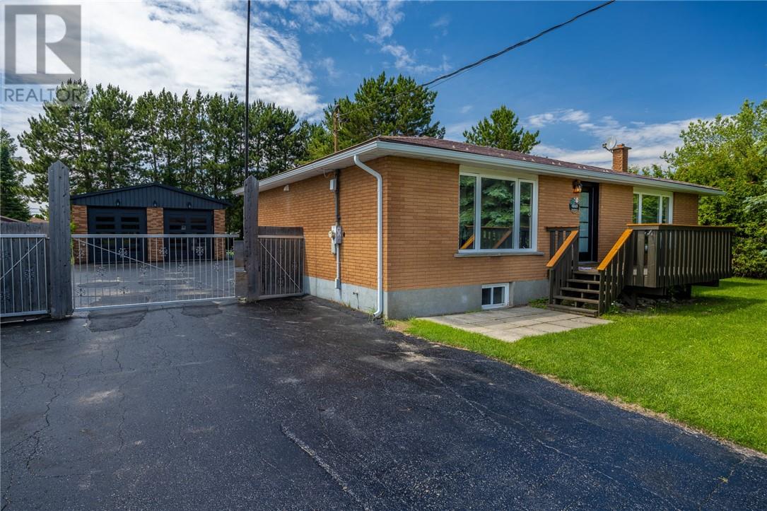 Property at 4869 NOTRE DAME Avenue image 2