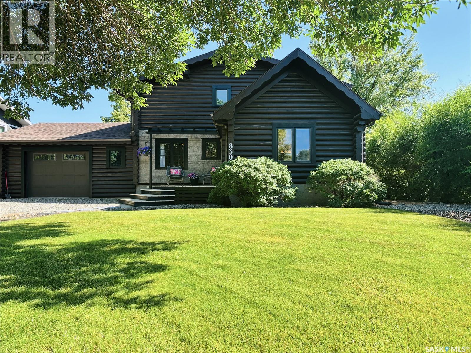 830 Valley STREET, estevan, Saskatchewan