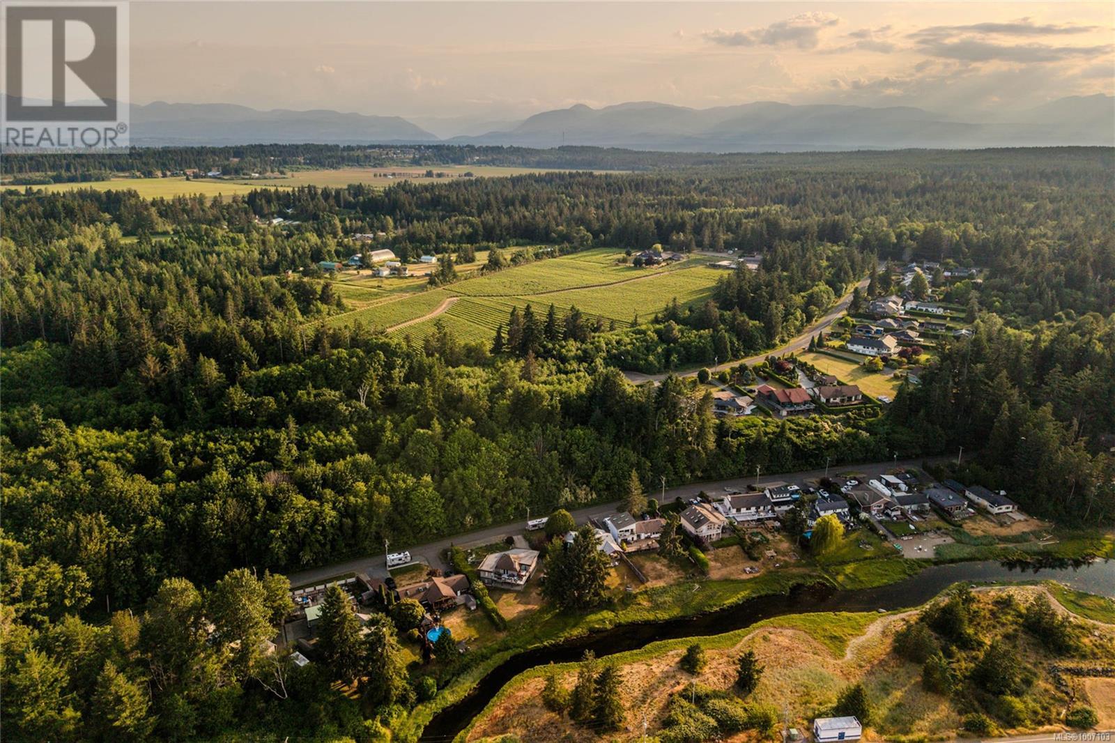 2400 Anderton Rd, Comox, British Columbia  V9M 8E5 - Photo 11 - 1007103
