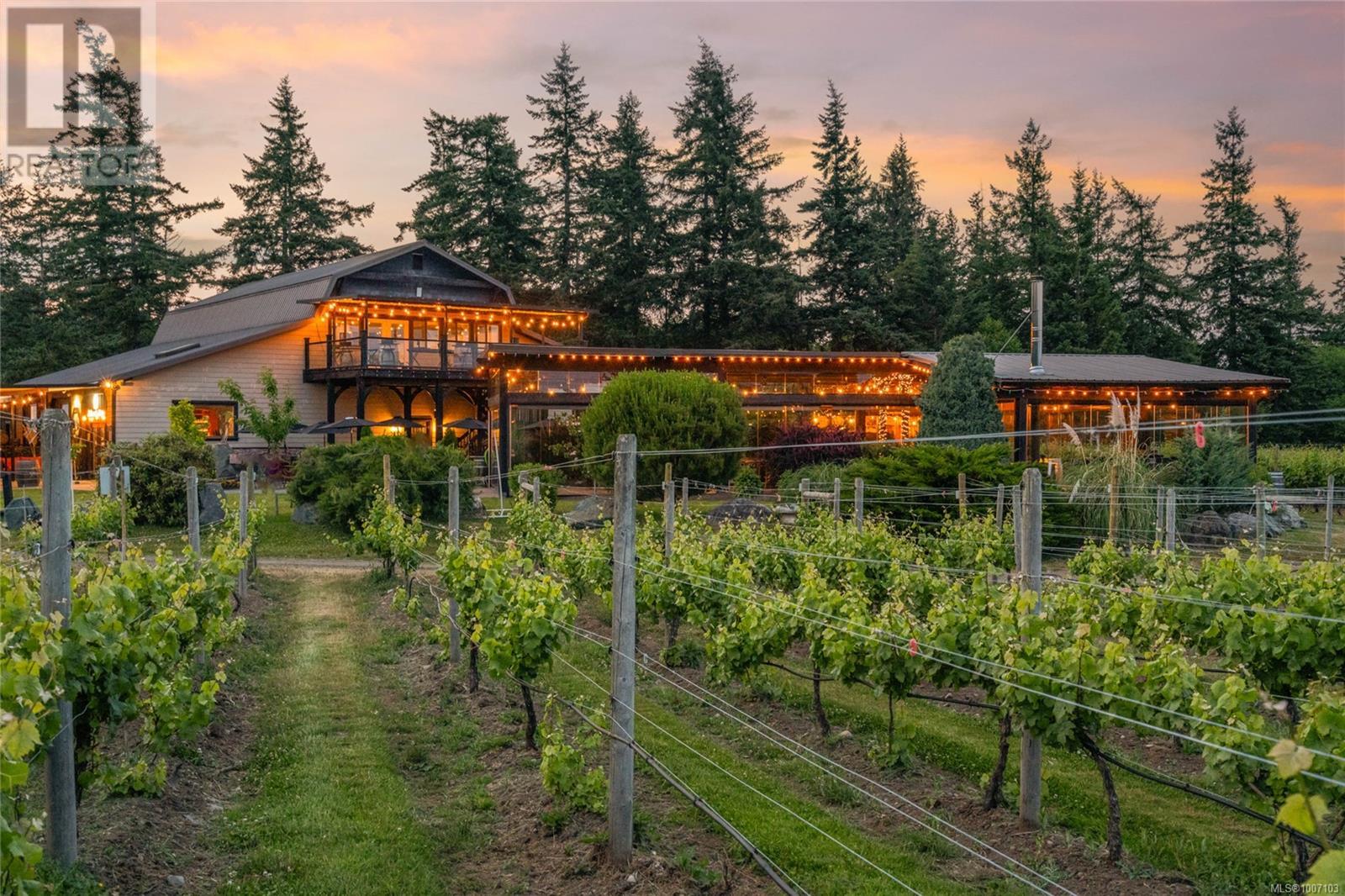 2400 Anderton Rd, Comox, British Columbia