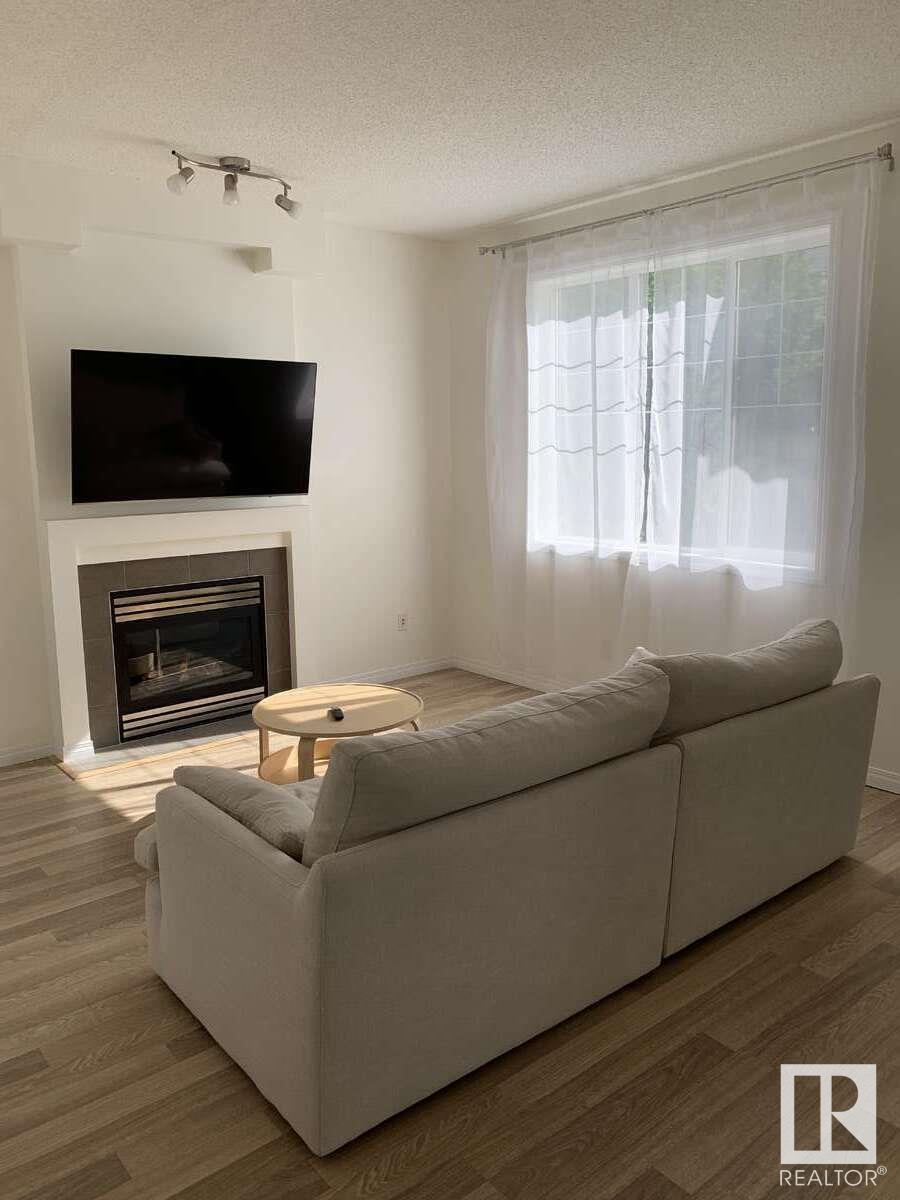 Property at #33 4821 TERWILLEGAR CM NW image 4