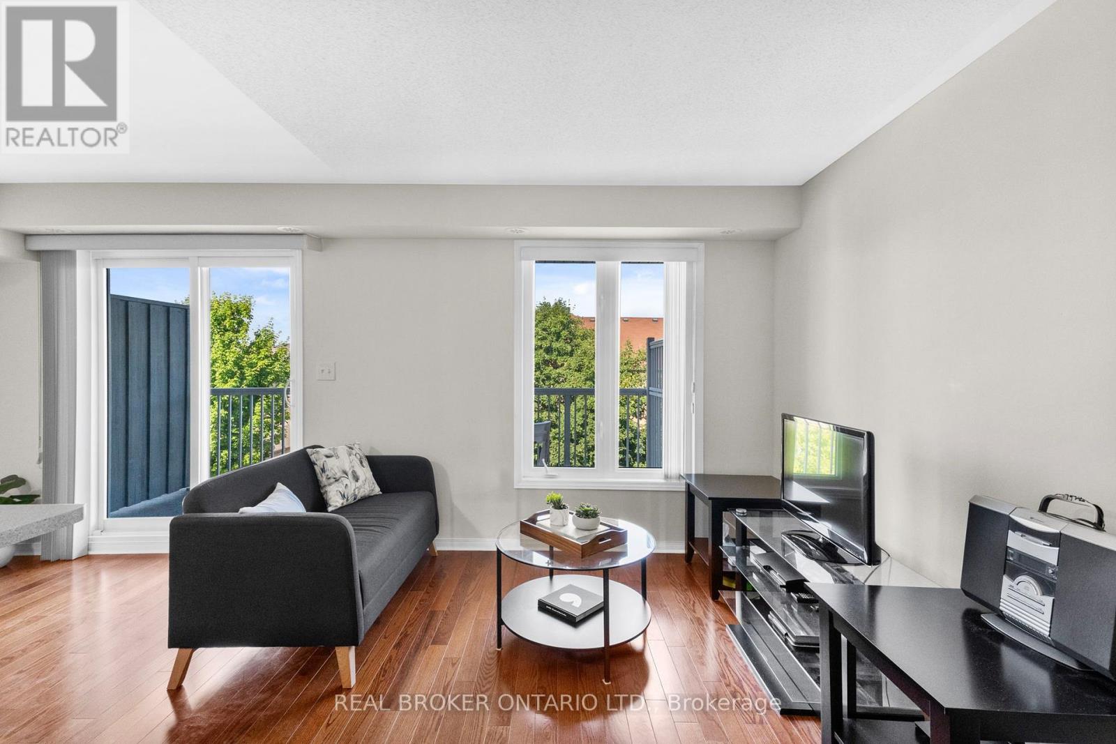 Property at 27 - 649E WARDEN AVENUE image 3