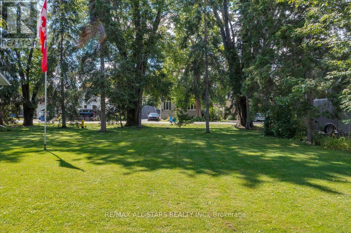 288 Woodycrest Avenue, Georgina, Ontario  L4P 2W2 - Photo 11 - N12277268