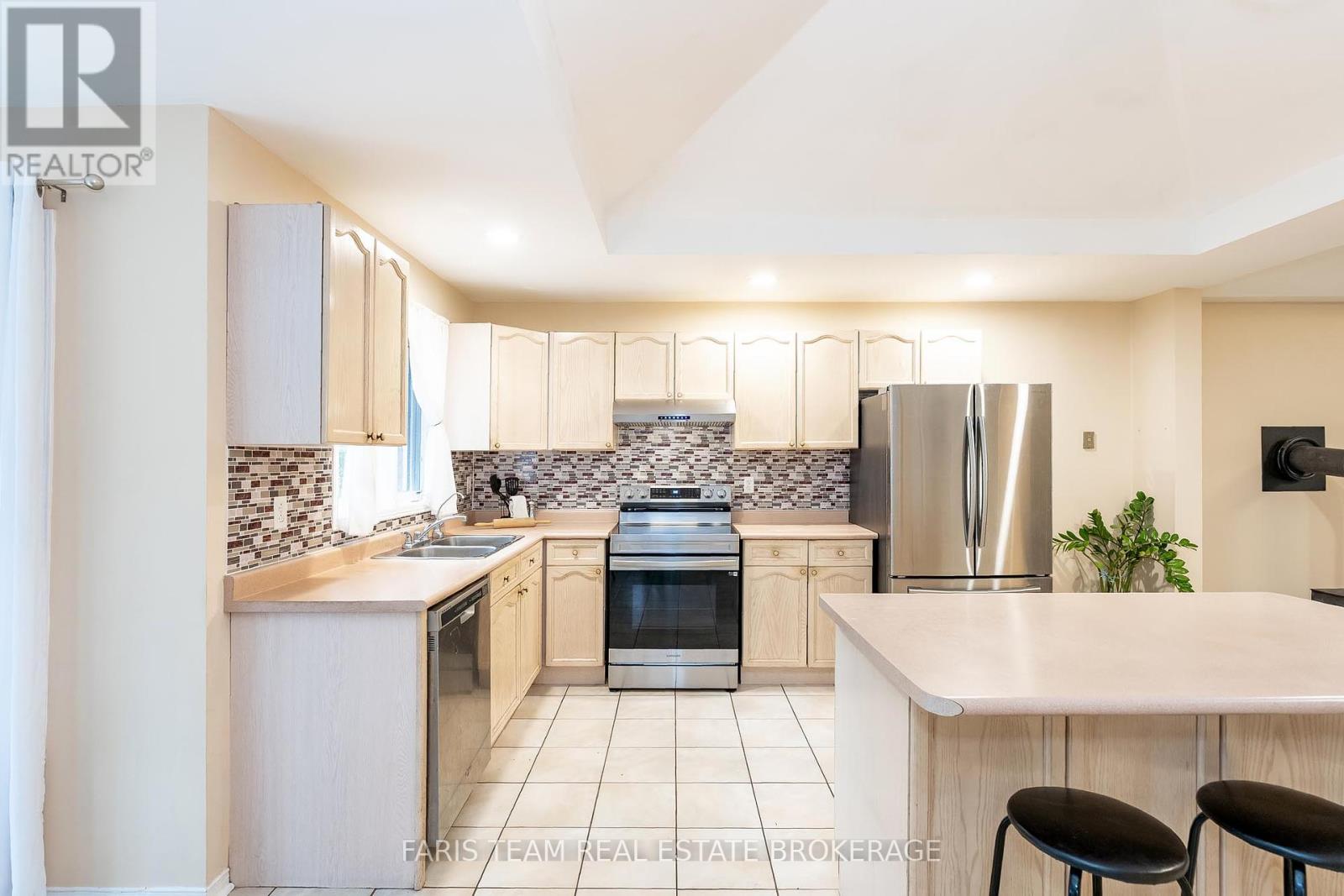 Property at 64 NADIA CRESCENT image 4