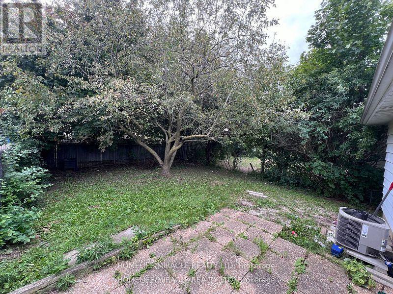93 Greenbriar Road, Brampton, Ontario  L6S 2A4 - Photo 13 - W12277156