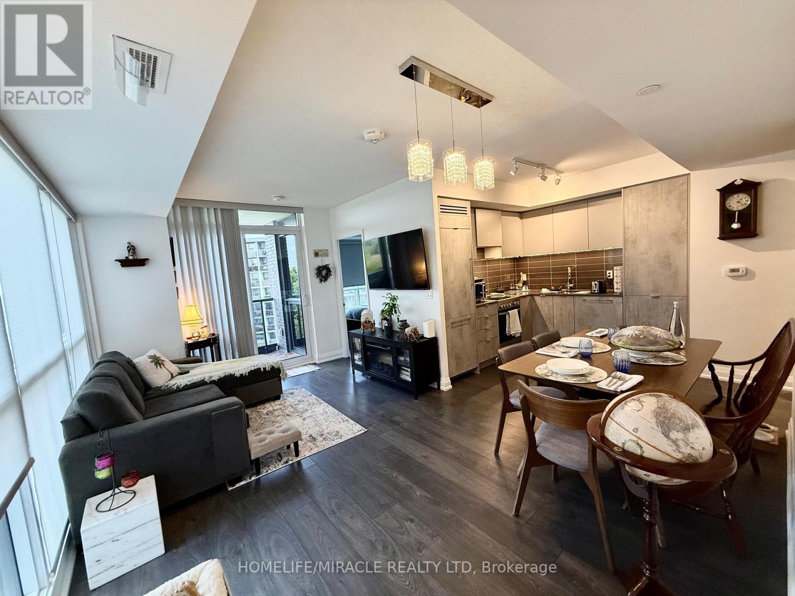 543 - 26 Gibbs Road, Toronto, Ontario  M9B 0E3 - Photo 32 - W12277202