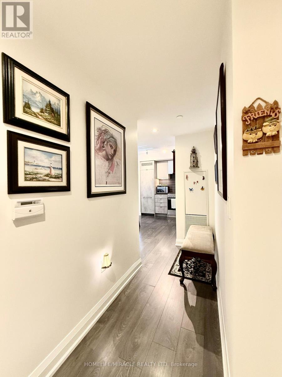 543 - 26 Gibbs Road, Toronto, Ontario  M9B 0E3 - Photo 7 - W12277202