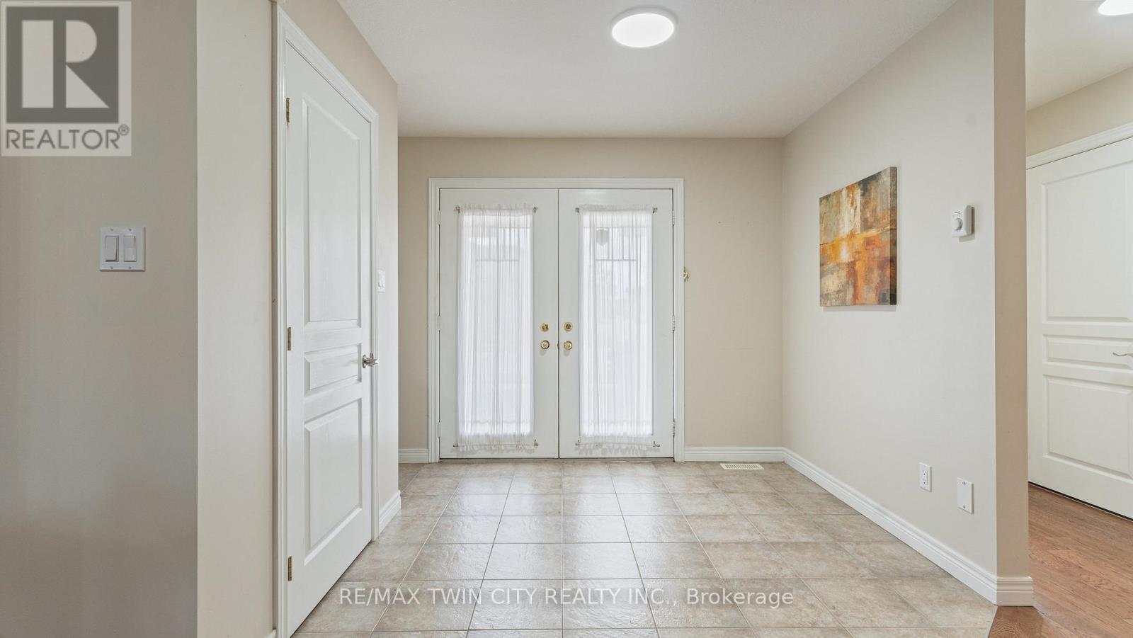 22 Cobblestone Drive, Brant, Ontario  N3L 4G1 - Photo 9 - X12277302