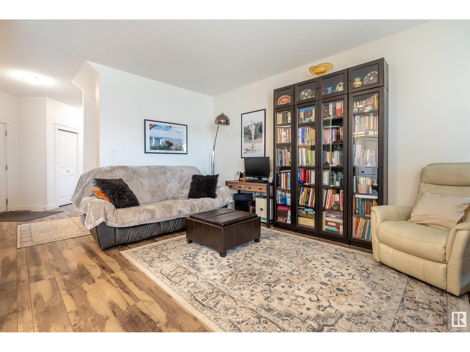2066 Graydon Hill Cr Sw, Edmonton, Alberta  T6W 2W9 - Photo 2 - E4447040