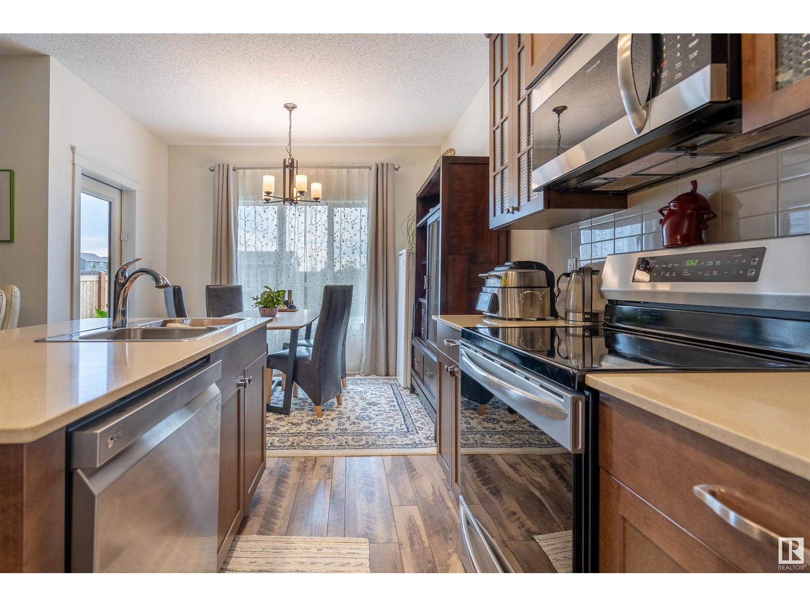 2066 Graydon Hill Cr Sw, Edmonton, Alberta  T6W 2W9 - Photo 5 - E4447040