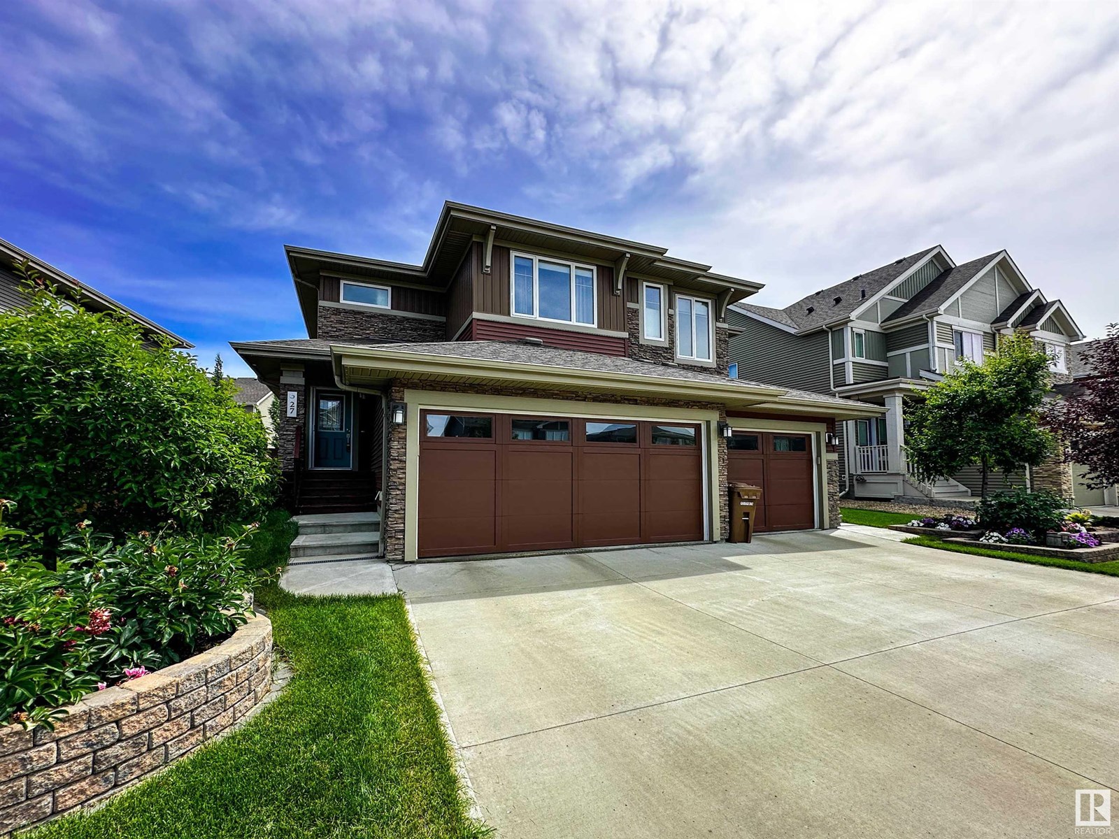 Property at 27 JAMES CR image 1