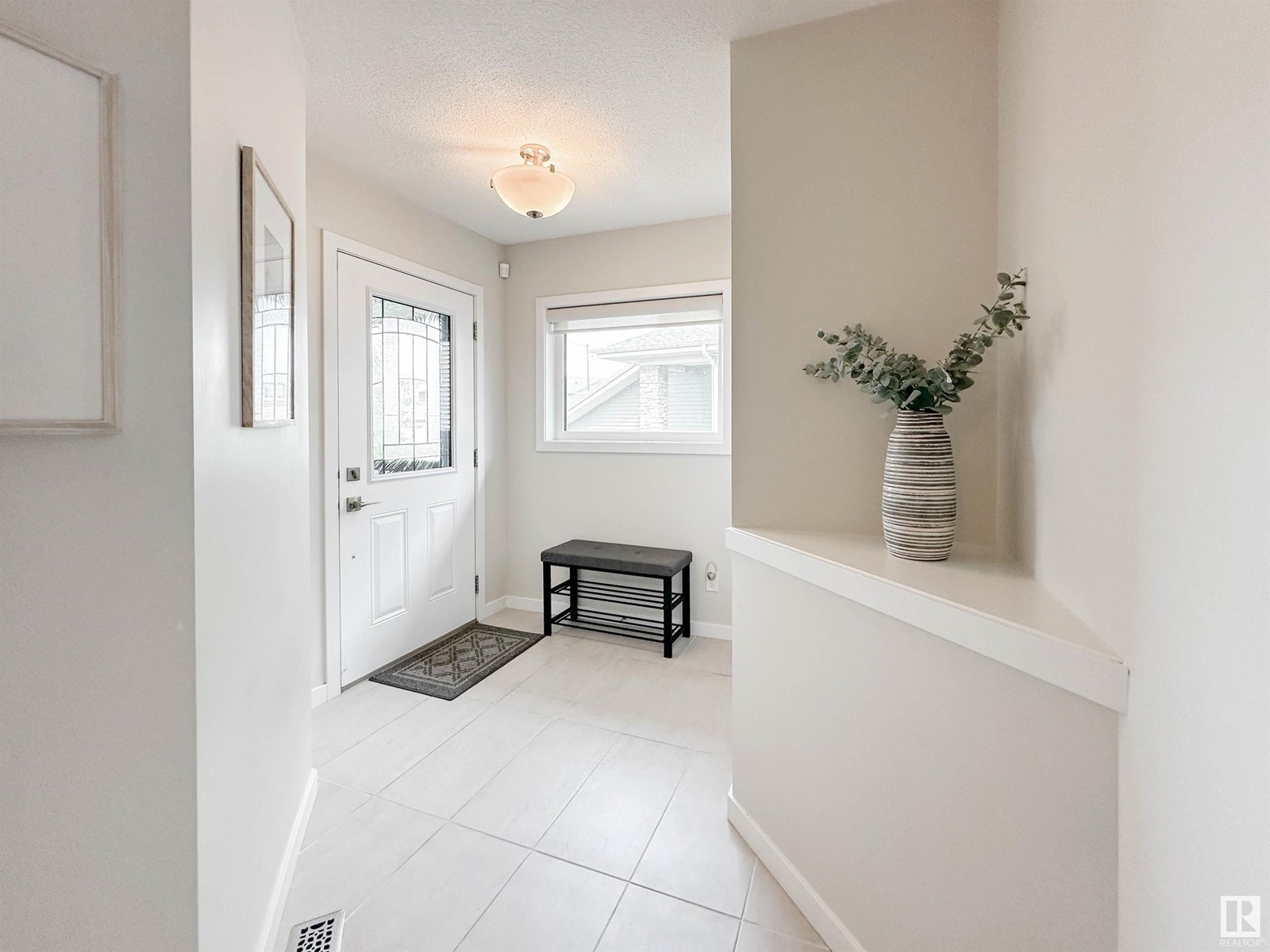 Property at 27 JAMES CR image 3