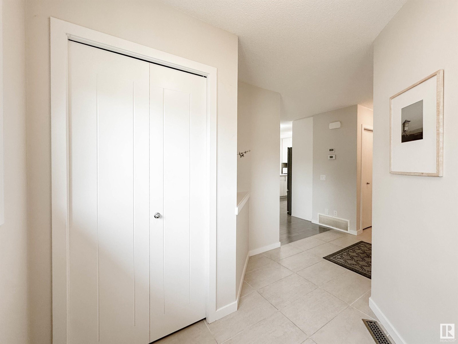 Property at 27 JAMES CR image 4