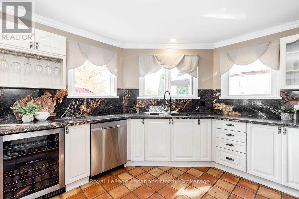 3580 Linda Street, Innisfil, Ontario  L9S 2L2 - Photo 8 - N12277480