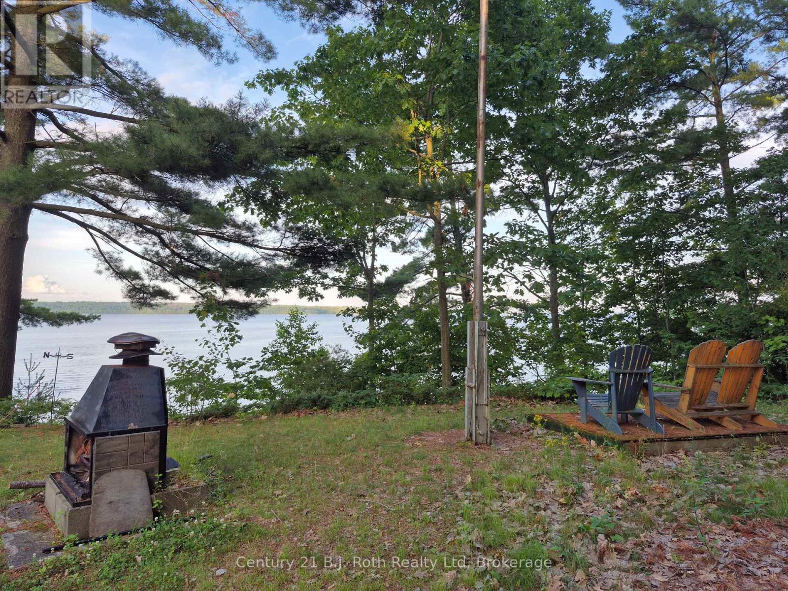 1379 Champlain Road, Tiny, Ontario  L9M 0C1 - Photo 2 - S12277434