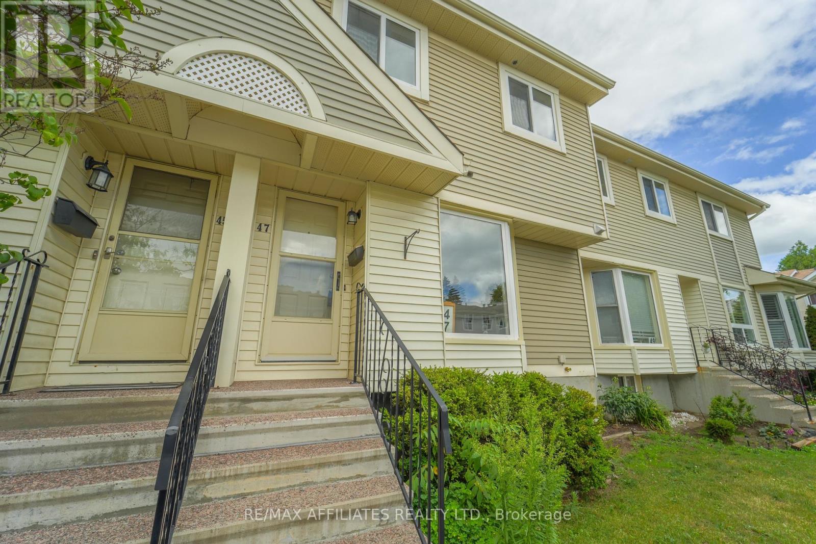 Property at 65 - 47 MCDERMOT COURT image 3