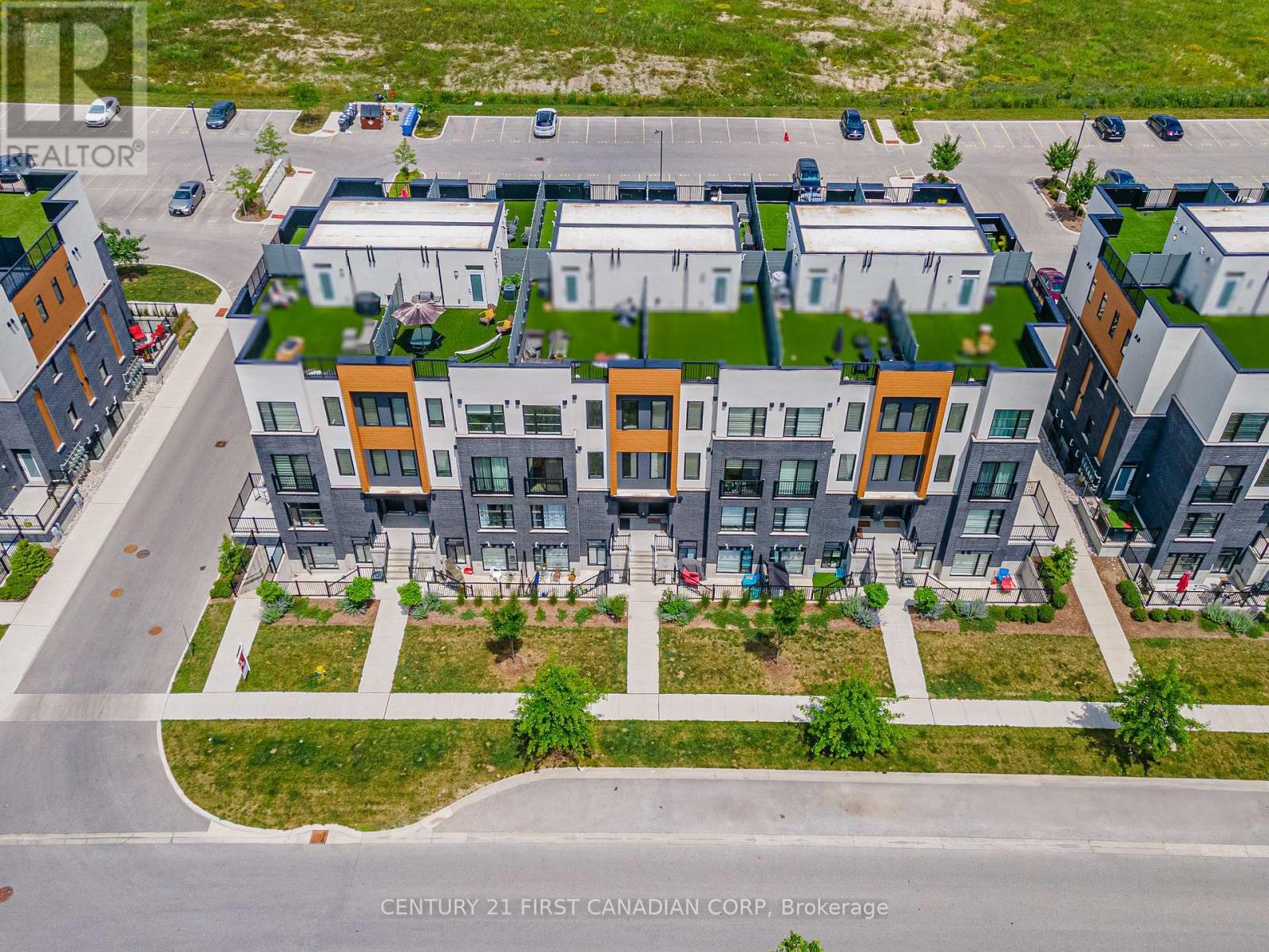Property at 45 - 3900 SAVOY STREET image 2