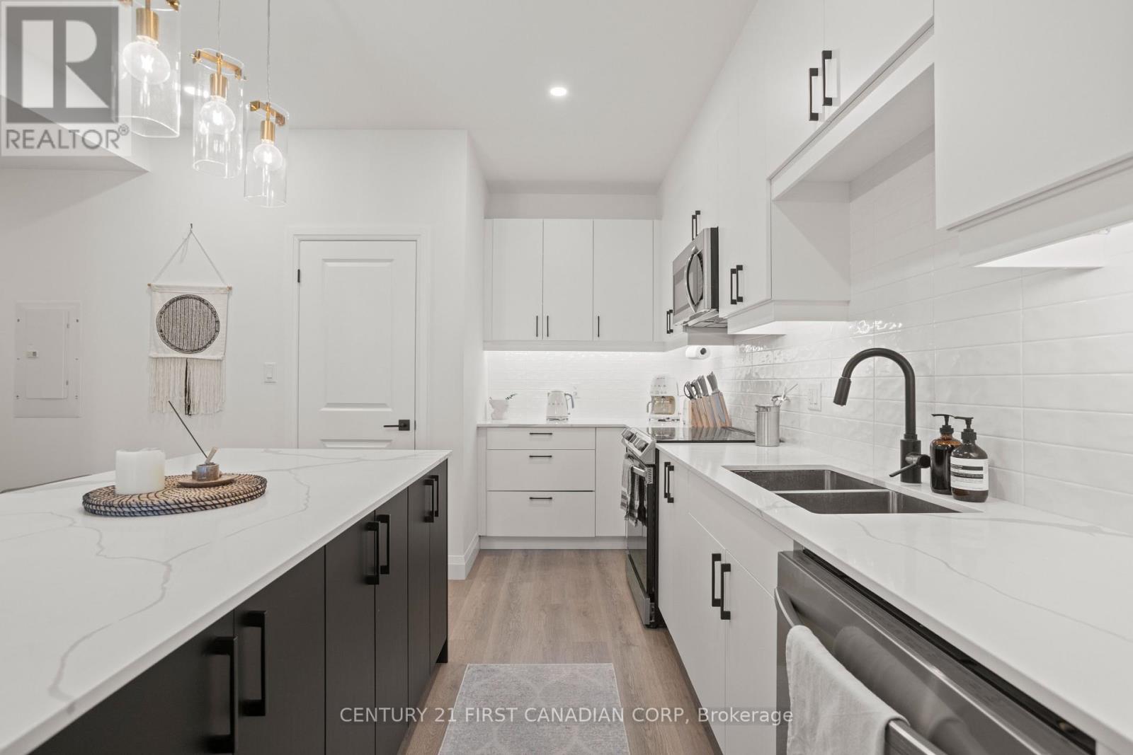 Property at 45 - 3900 SAVOY STREET image 4
