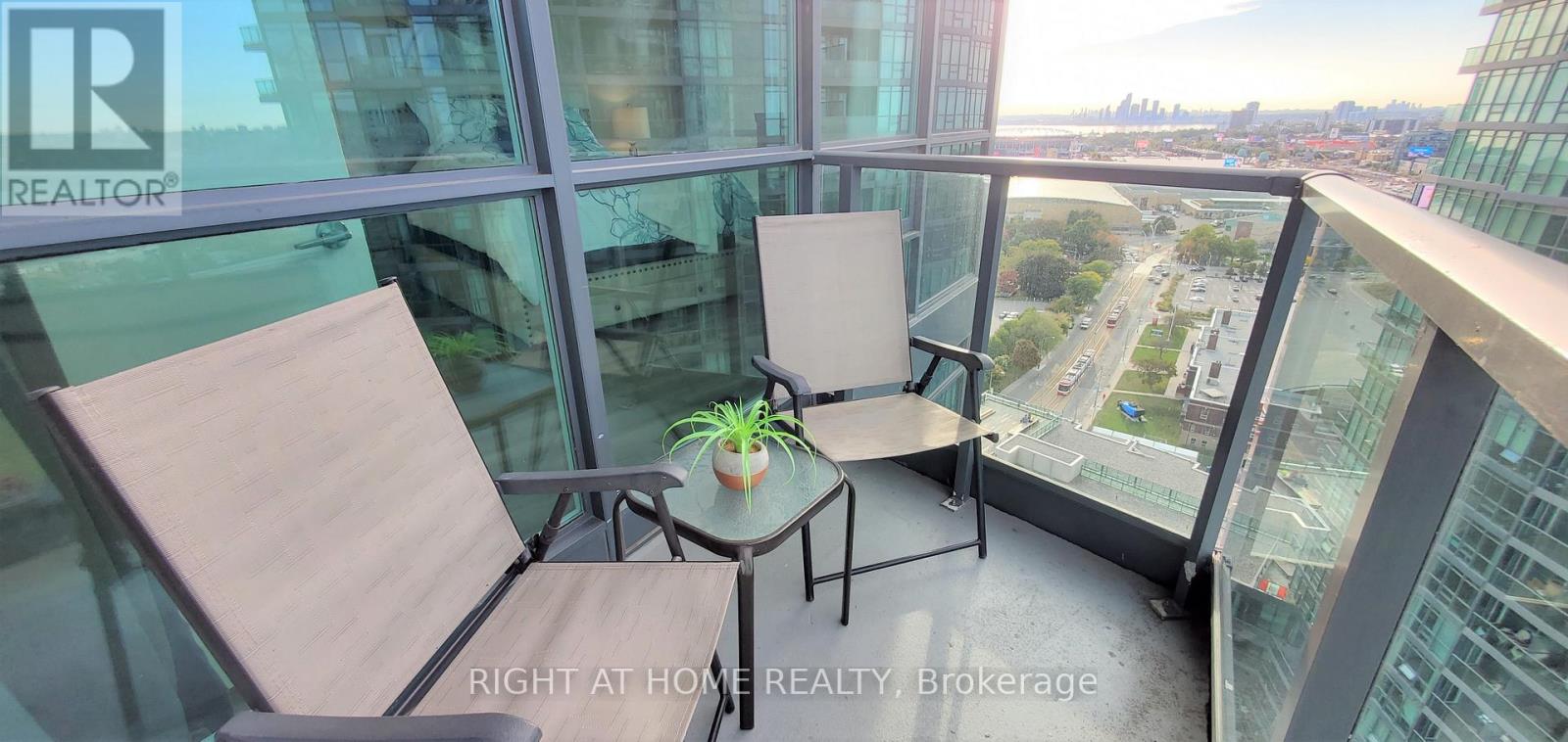 2502 - 219 Fort York Boulevard, Toronto (Waterfront Communities), Ontario  M5V 1B1 - Photo 14 - C12277430
