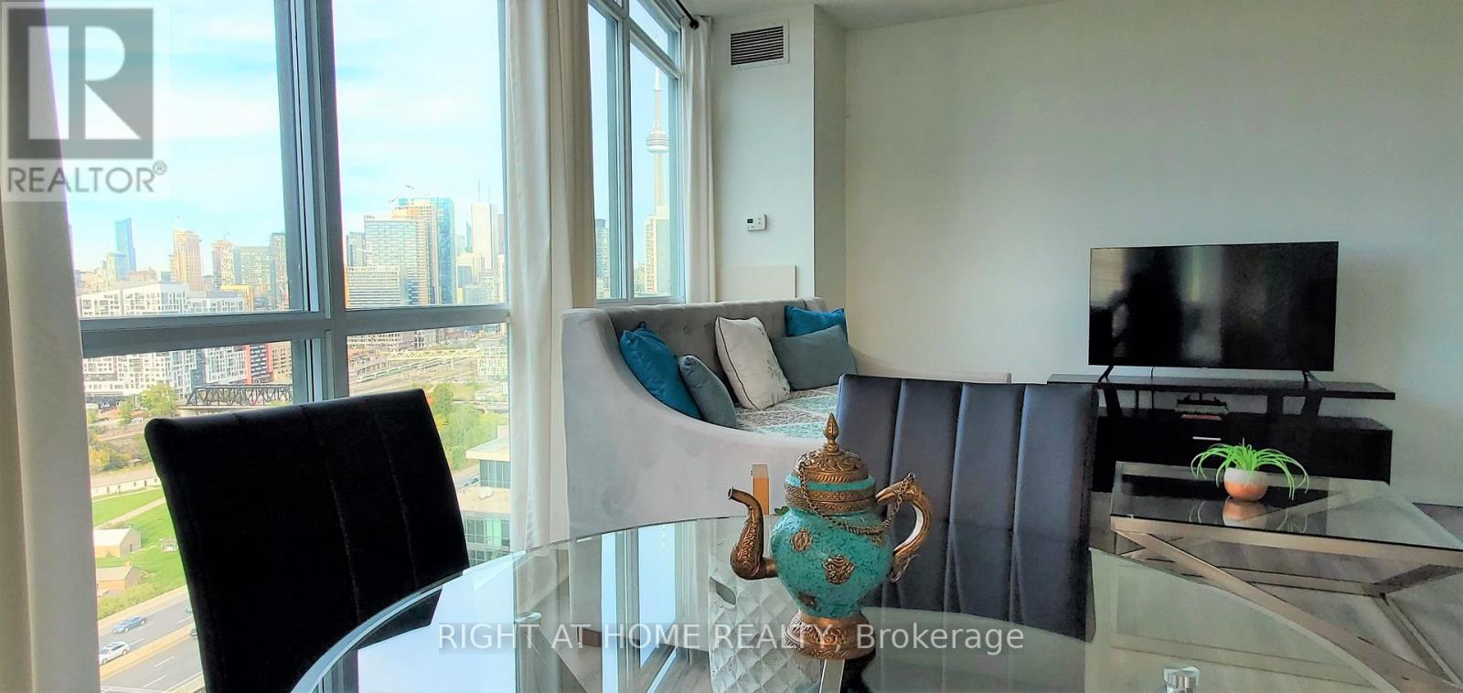 2502 - 219 Fort York Boulevard, Toronto (Waterfront Communities), Ontario  M5V 1B1 - Photo 8 - C12277430