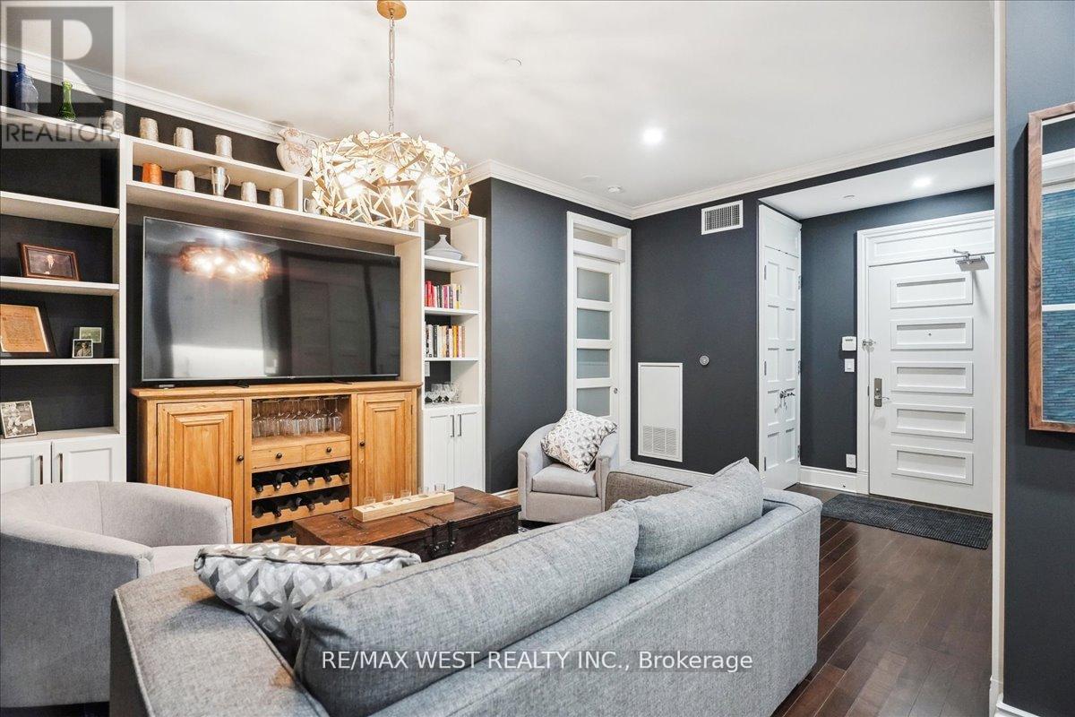 545 - 22 Leader Lane, Toronto, Ontario  M5E 0B2 - Photo 6 - C12277517