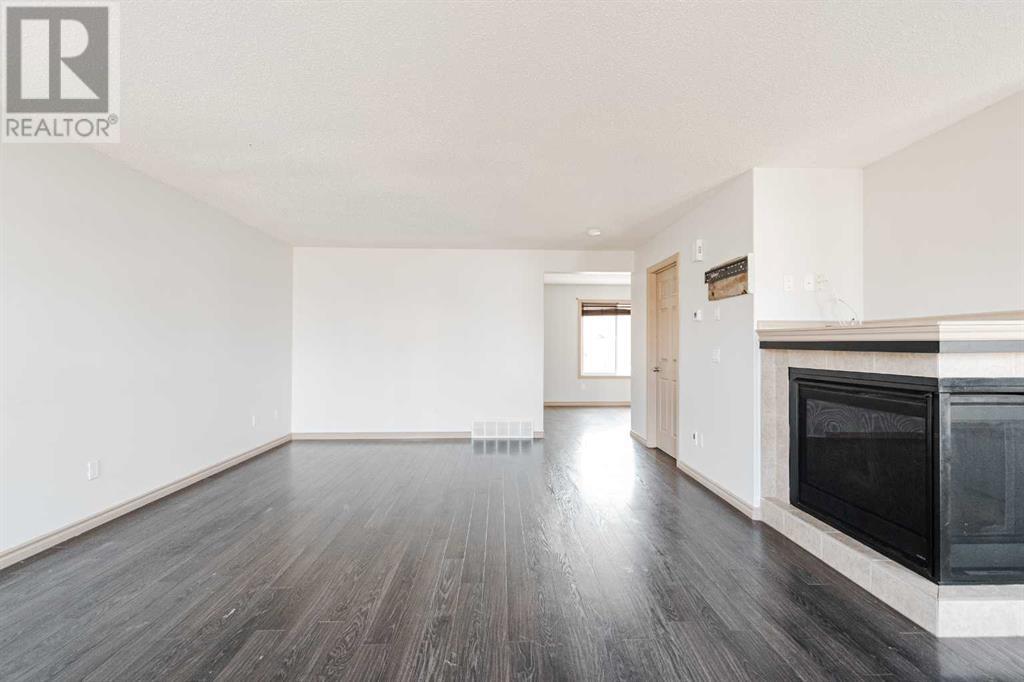 Property at 144 Grosbeak Way image 4