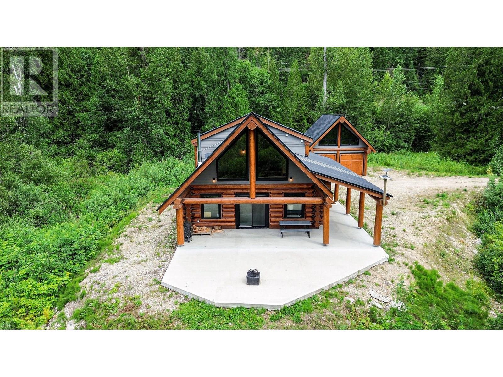 5860 TRANS CANADA HWY 1, Malakwa, British Columbia