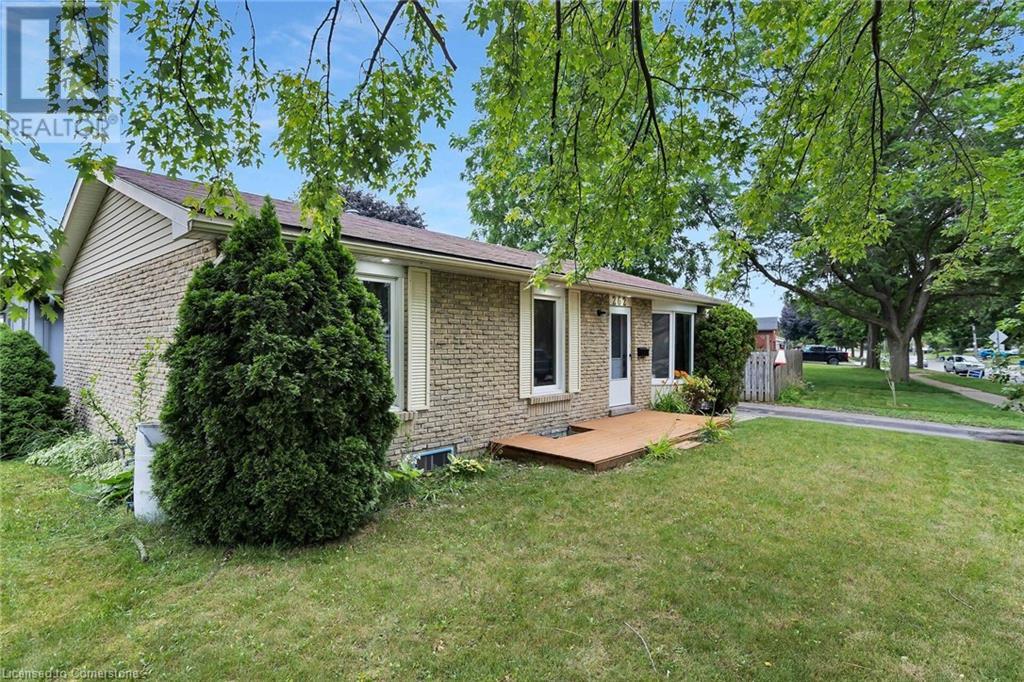 Property at 262 HERITAGE Drive image 2