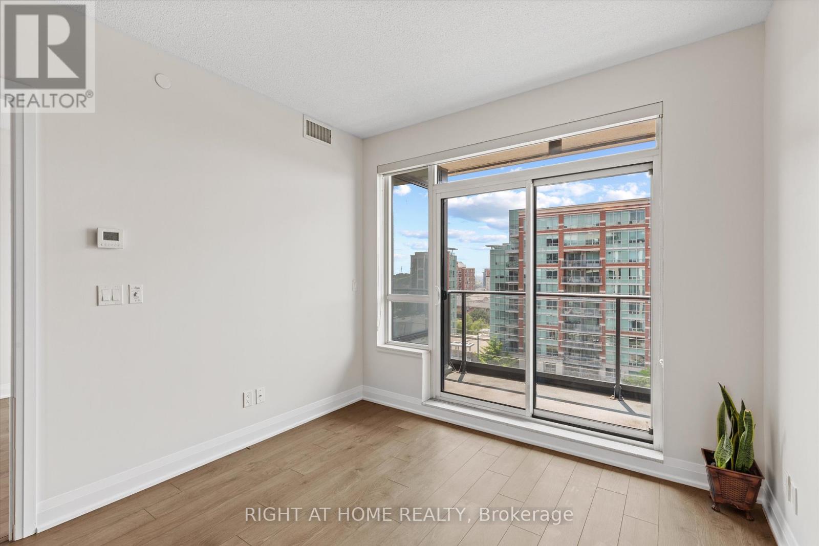 809 - 396 Highway 7 E, Richmond Hill, Ontario  L4B 0G7 - Photo 16 - N12277508
