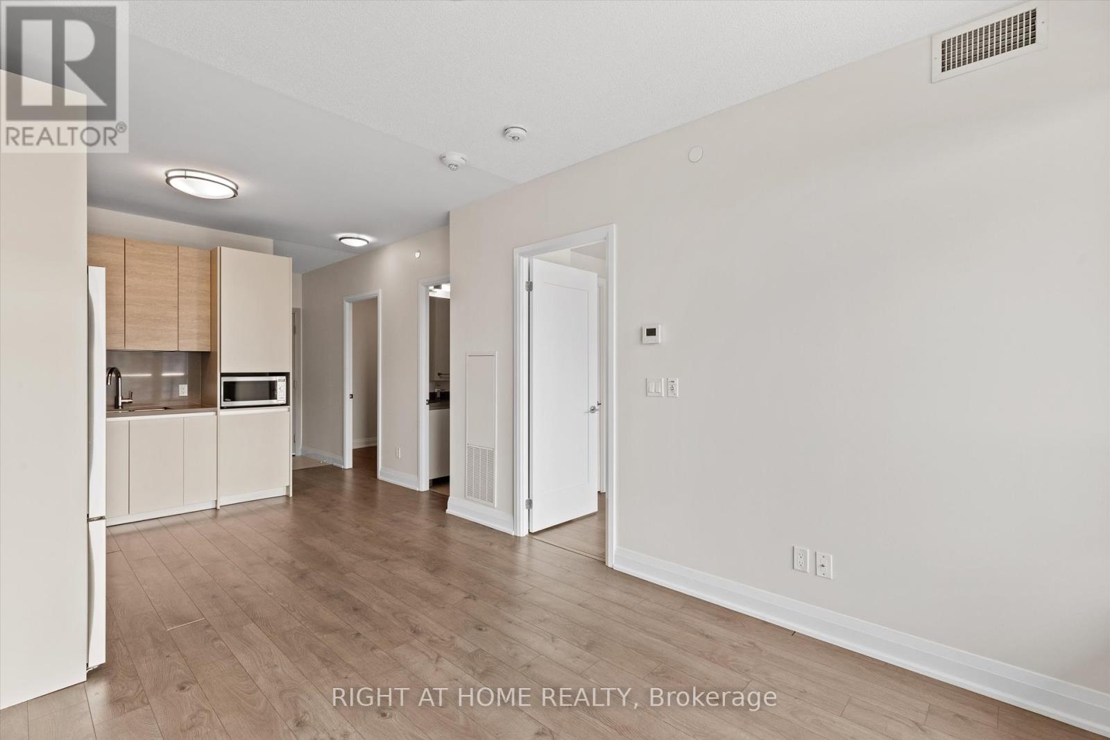 809 - 396 Highway 7 E, Richmond Hill, Ontario  L4B 0G7 - Photo 18 - N12277508