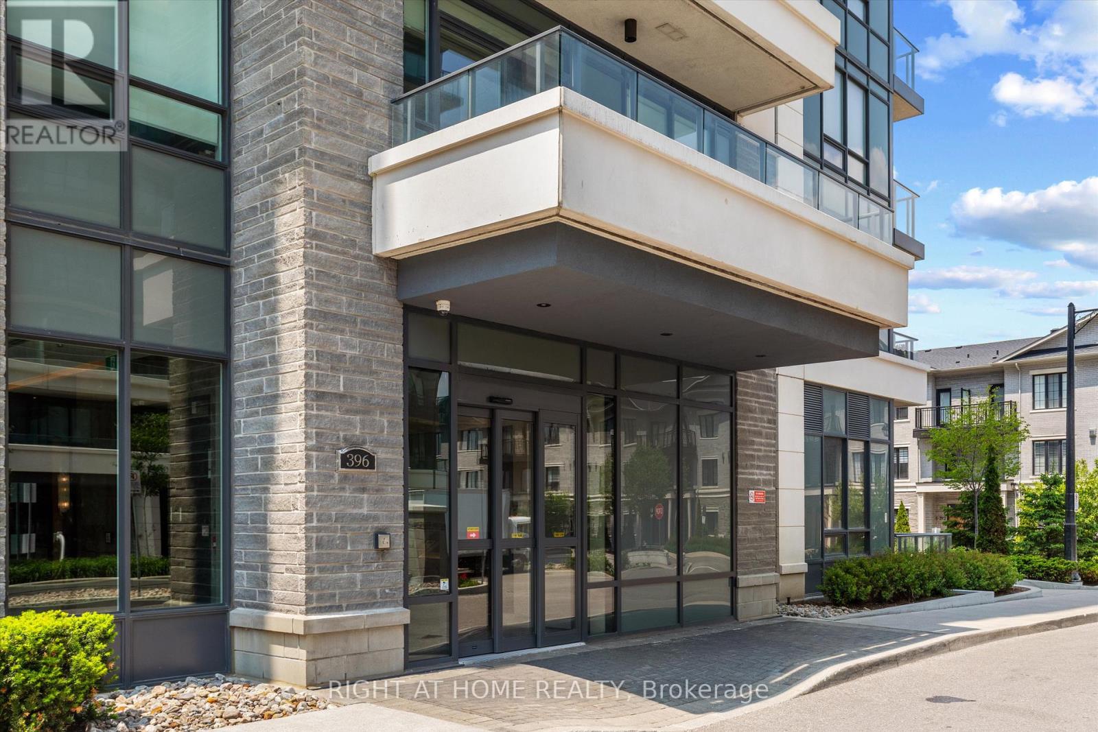 809 - 396 Highway 7 E, Richmond Hill, Ontario  L4B 0G7 - Photo 3 - N12277508
