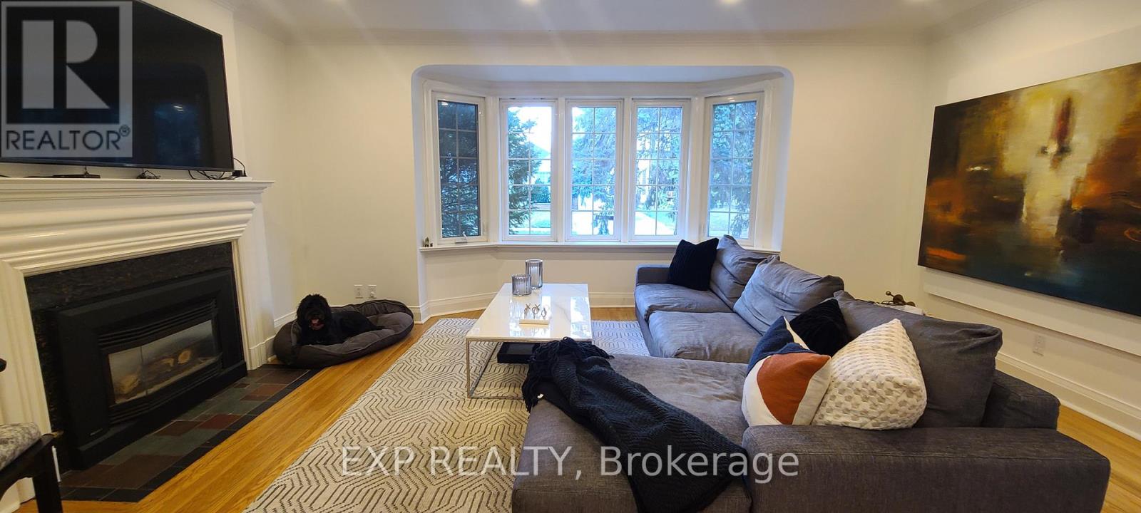 25 Mcclinchy Avenue, Toronto, Ontario  M8X 2H9 - Photo 8 - W12277464