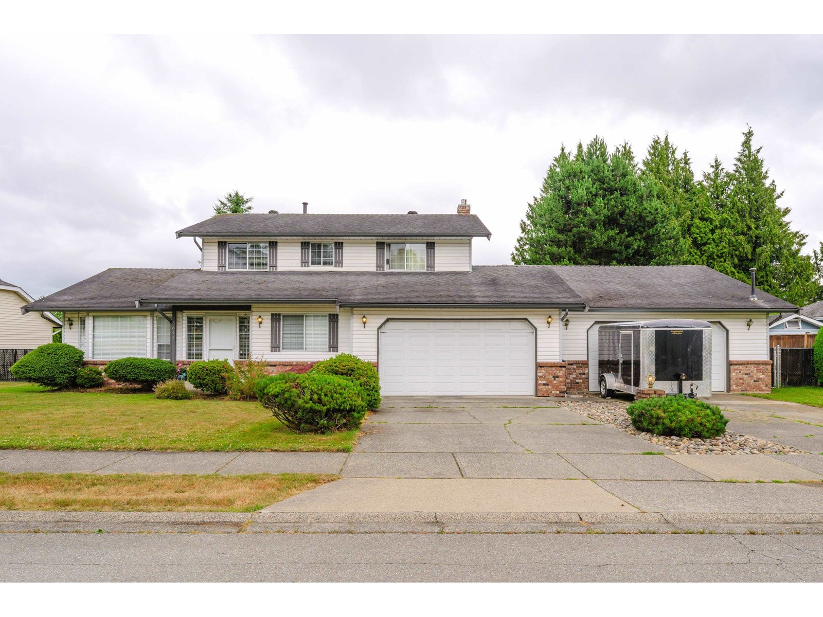 Property at 5644 E SUNRISE CRESCENT image 1