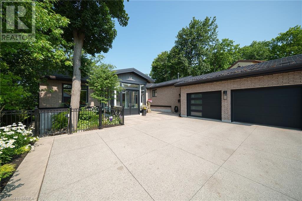 Property at 26 SCARFE Gardens image 3