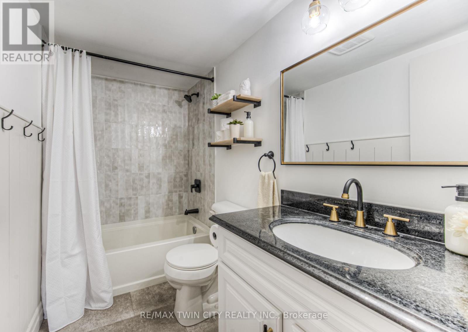 321 - 15 Hofstetter Avenue, Kitchener, Ontario  N2A 3Z7 - Photo 10 - X12277450