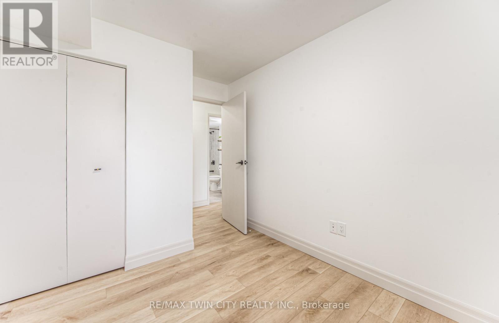 321 - 15 Hofstetter Avenue, Kitchener, Ontario  N2A 3Z7 - Photo 12 - X12277450