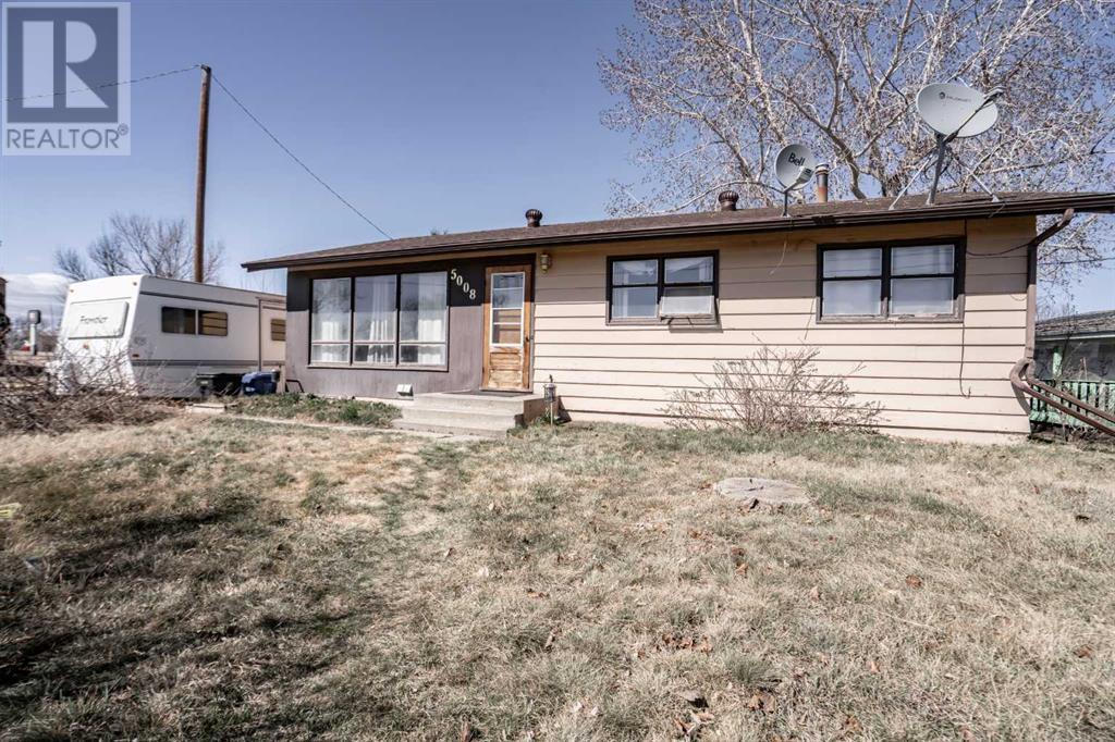 Property at 5008 50 Ave image 1