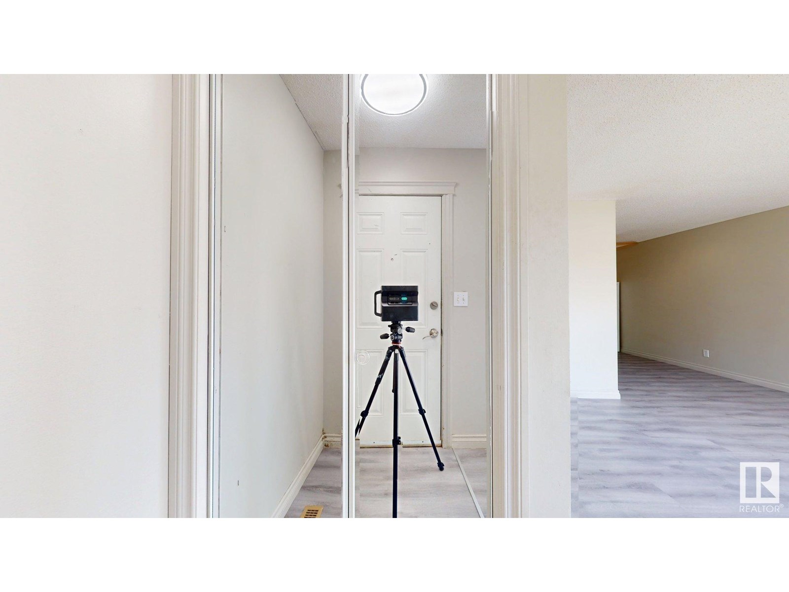 Property at 1508 62 ST NW image 3