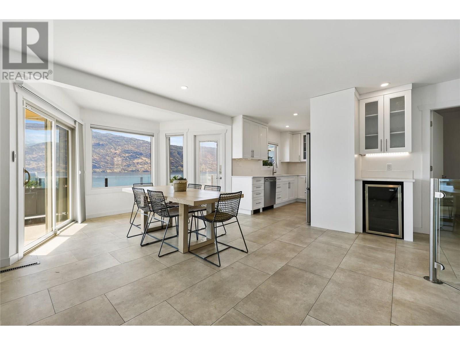 1876 Dewdney Road, Kelowna, British Columbia  V1V 2C3 - Photo 5 - 10355459