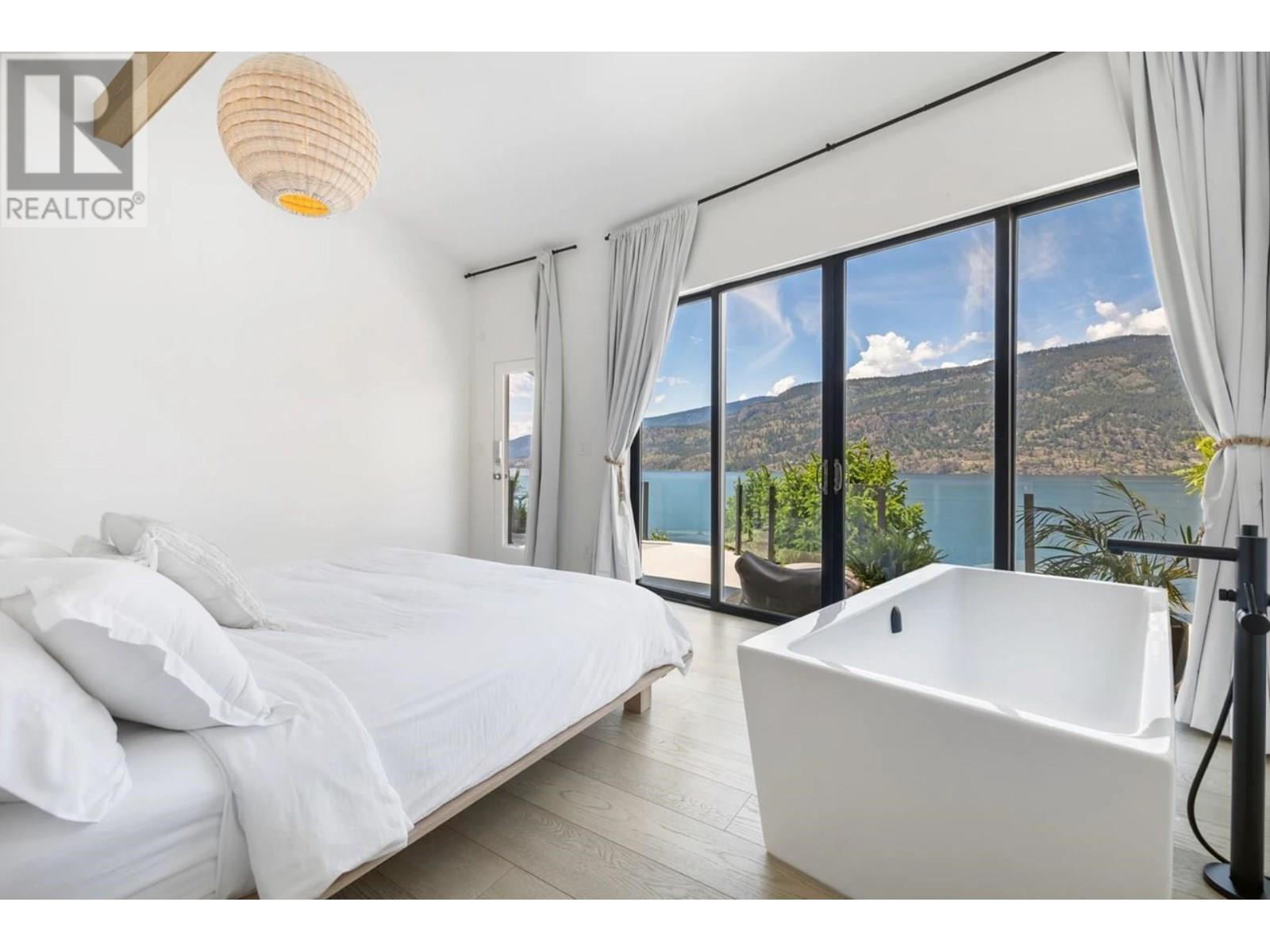 1876 Dewdney Road, Kelowna, British Columbia  V1V 2C3 - Photo 12 - 10355459